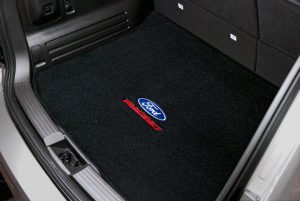 edge-cargo-ford-racing-in-car-1