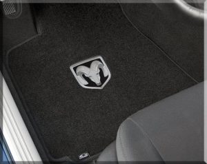 um-driver-in-car-ram-head-silver-dk-slate-copy