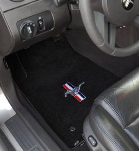 velourtex-in-car-pony-and-bars